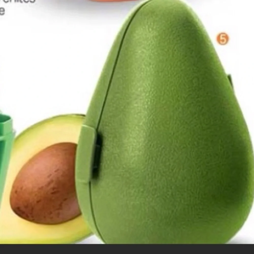 TUPPERWARE AVOCADO 🥑 KEEPER - Picture 1 of 1